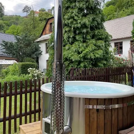 Chaloupka Pod Hradem בית נופש *